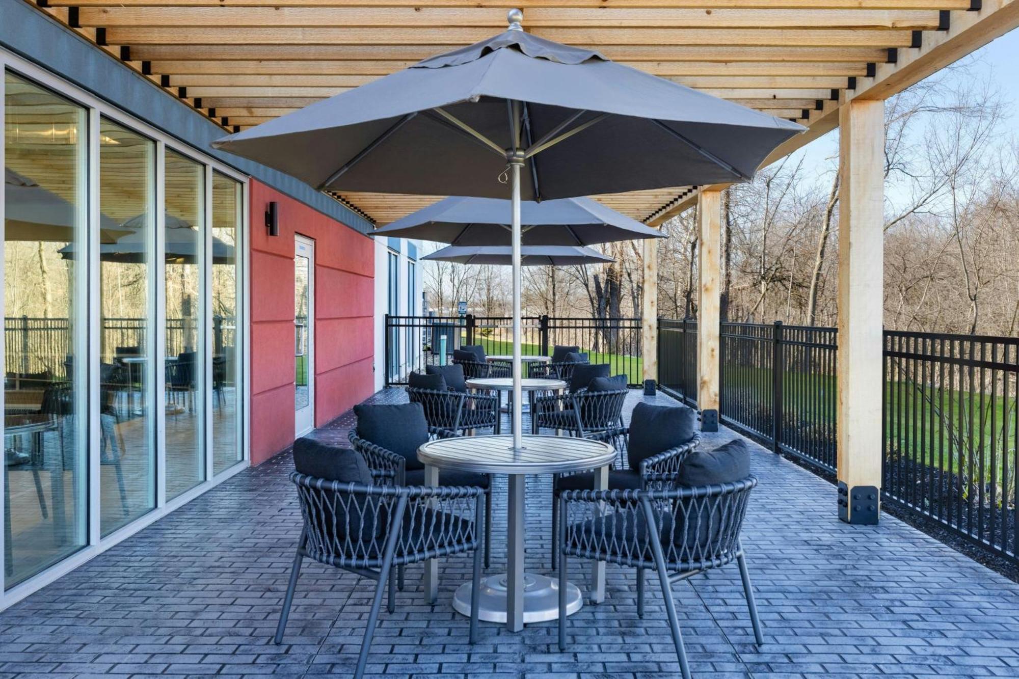 Towneplace Suites By Marriott Geneva At Spire Academy Exterior foto