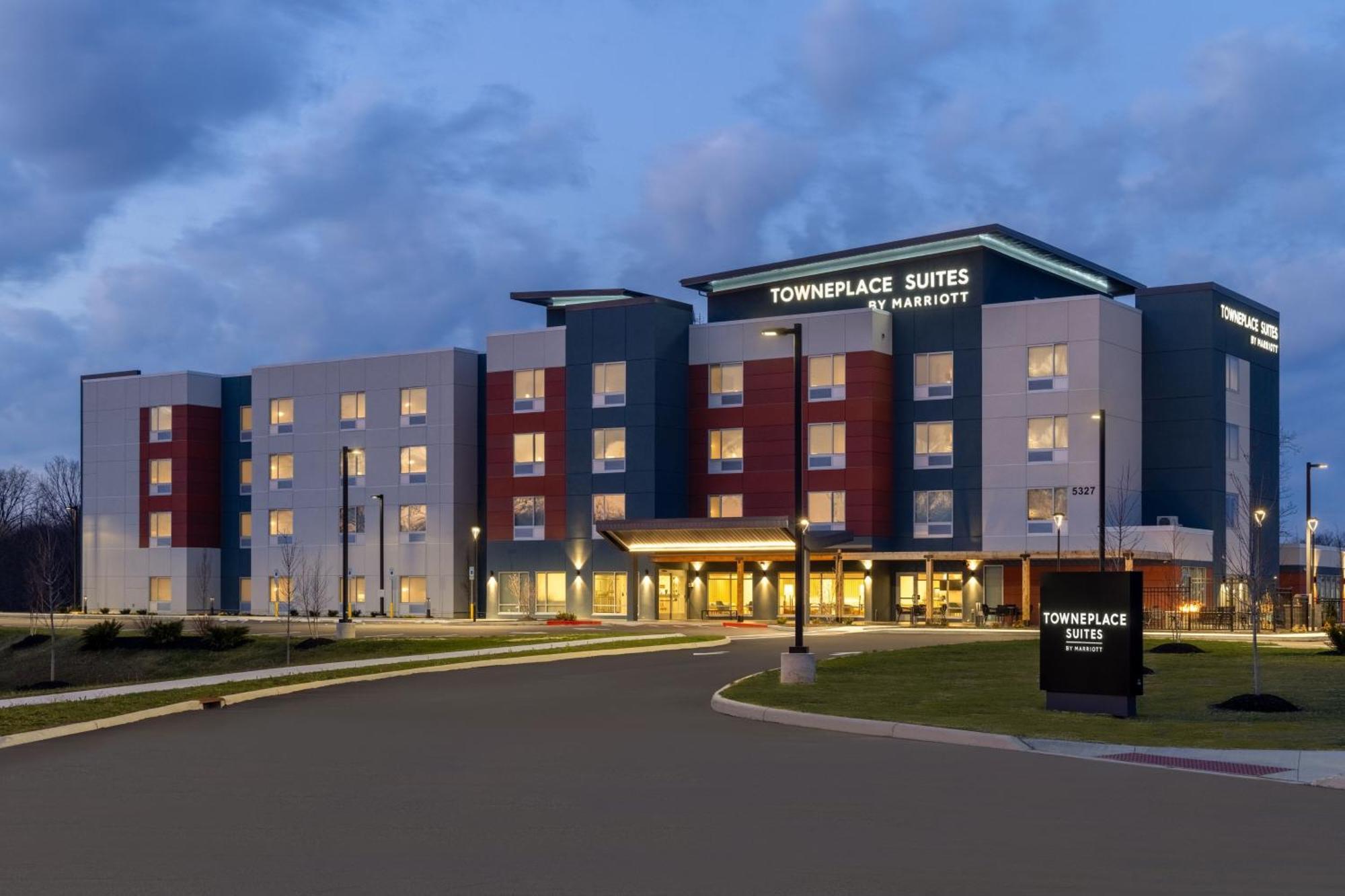 Towneplace Suites By Marriott Geneva At Spire Academy Exterior foto